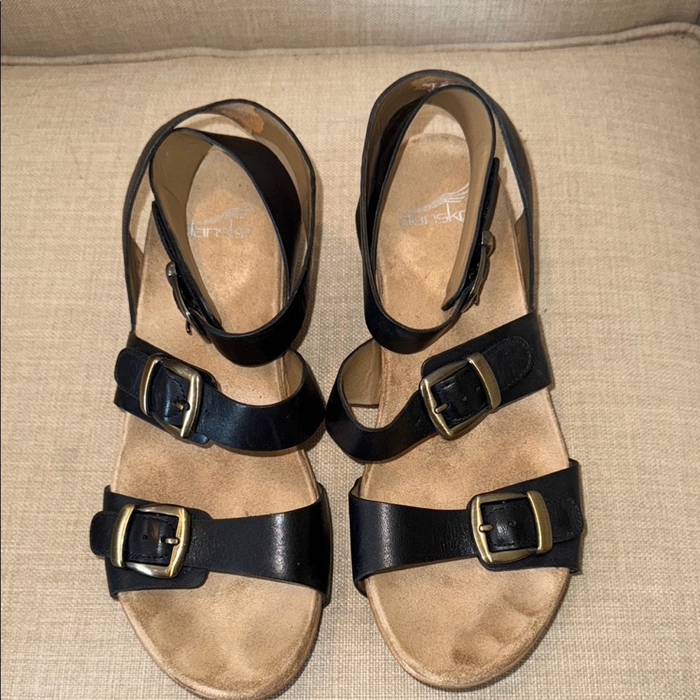 Dansko Lou Black Leather Buckle Sandals 9 or 39 EU